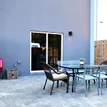 Entire House With Free Parking At North Miami!