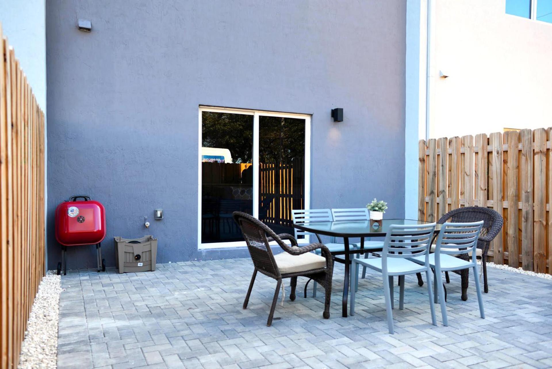 Entire House With Free Parking At North Miami! Apartment Miami
